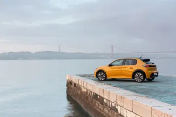 Peugeot 208 Gt Line 2019 Amarillo 123