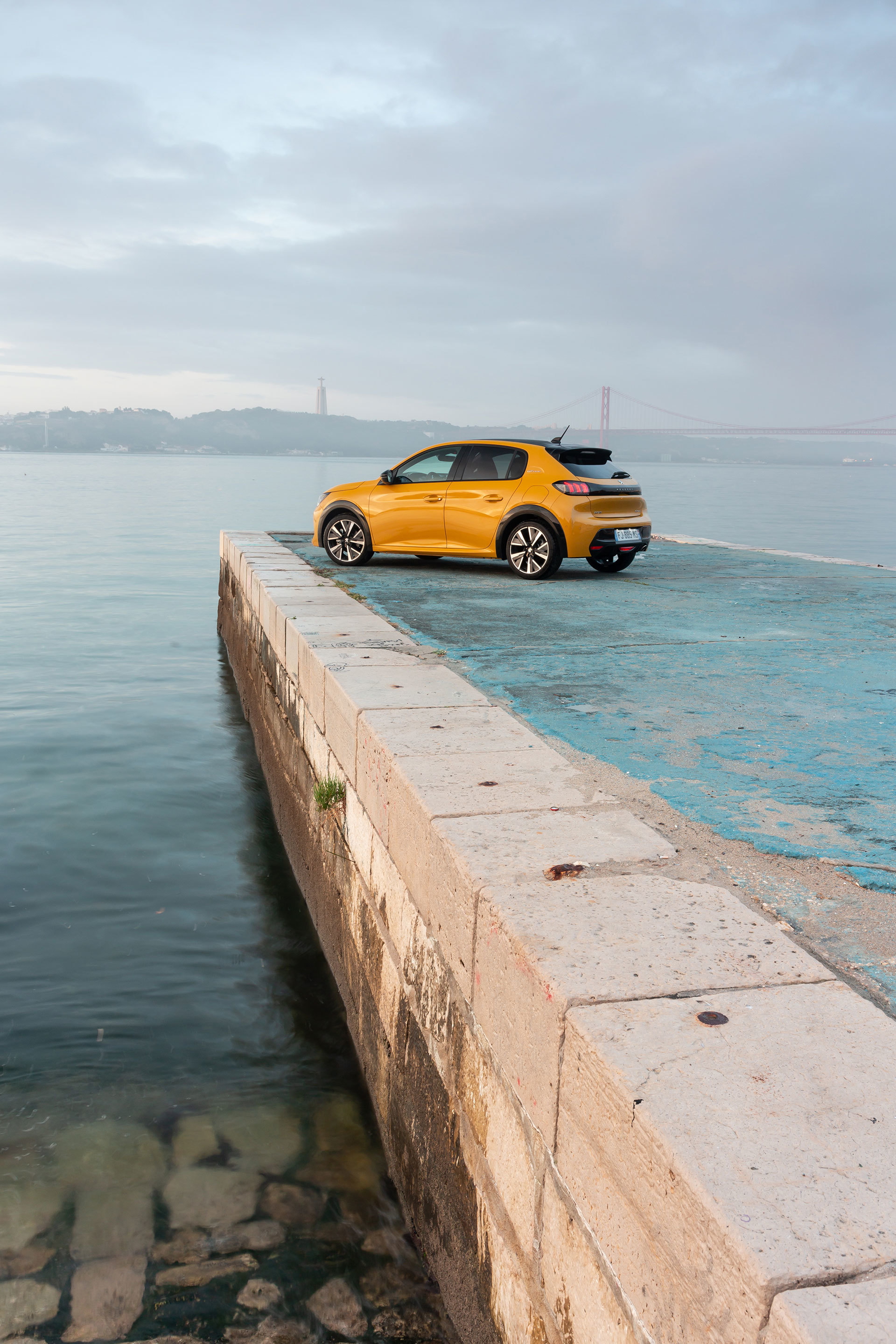 Peugeot 208 Gt Line 2019 Amarillo 125