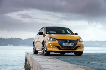 Peugeot 208 Gt Line 2019 Amarillo 126