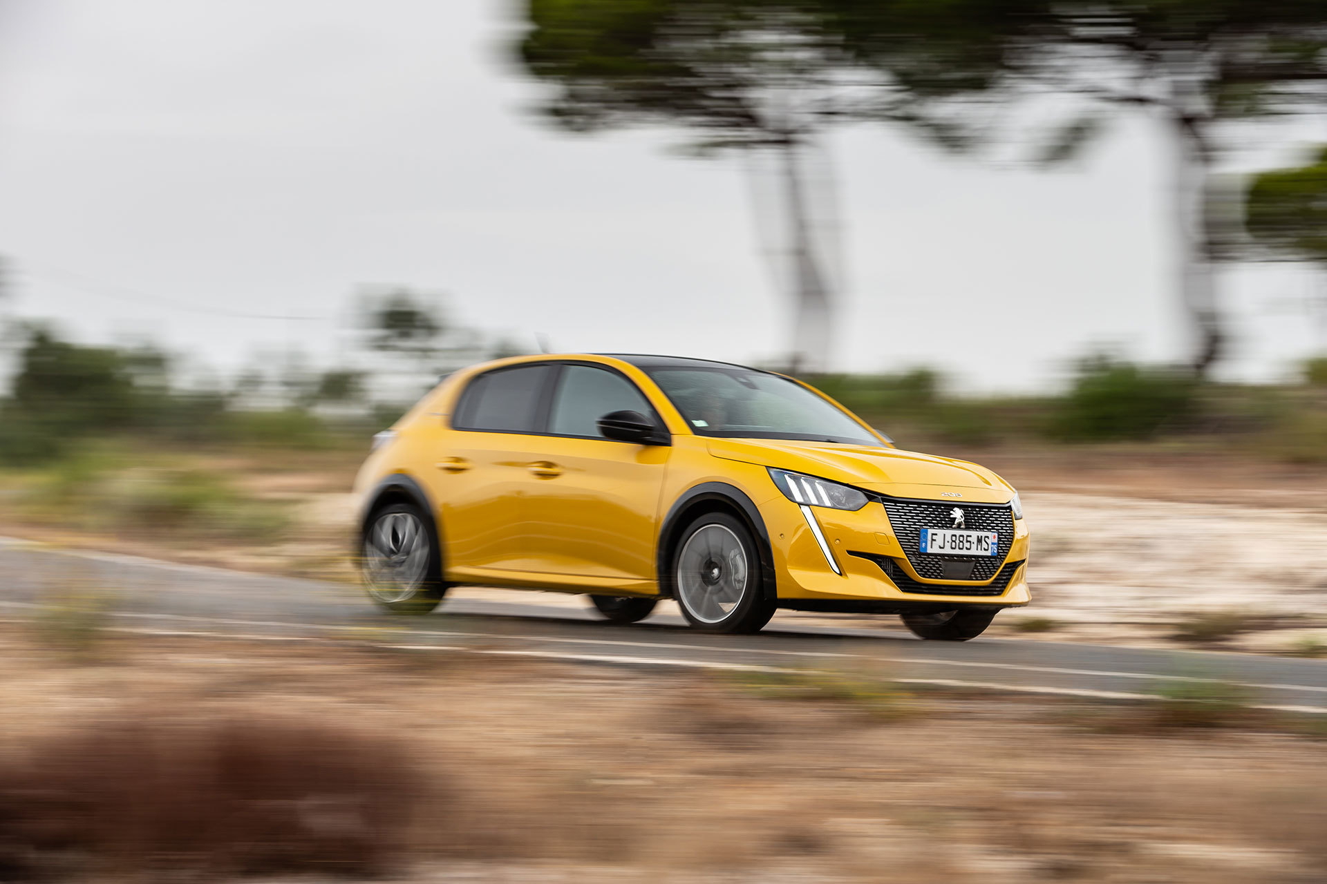 Peugeot 208 Gt Line 2019 Amarillo 13