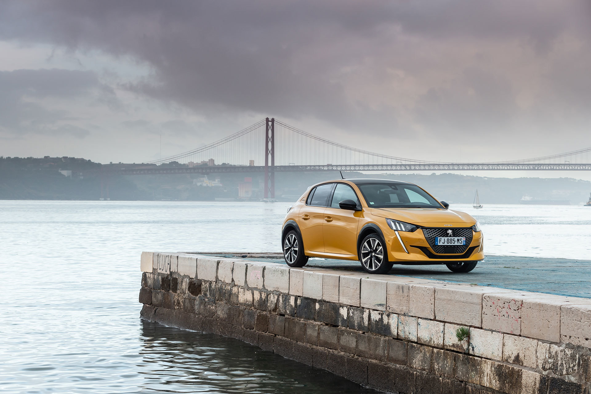 Peugeot 208 Gt Line 2019 Amarillo 130