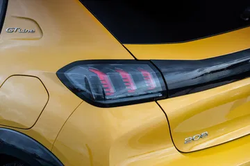 Peugeot 208 Gt Line 2019 Amarillo 135