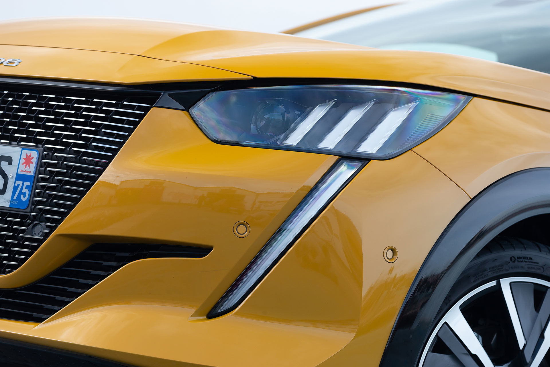 Peugeot 208 Gt Line 2019 Amarillo 140