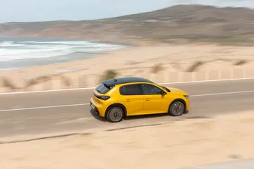 Peugeot 208 Gt Line 2019 Amarillo 149