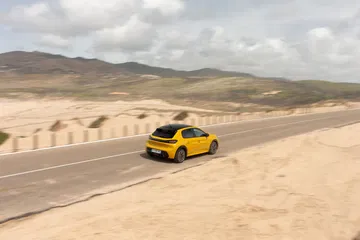 Peugeot 208 Gt Line 2019 Amarillo 152