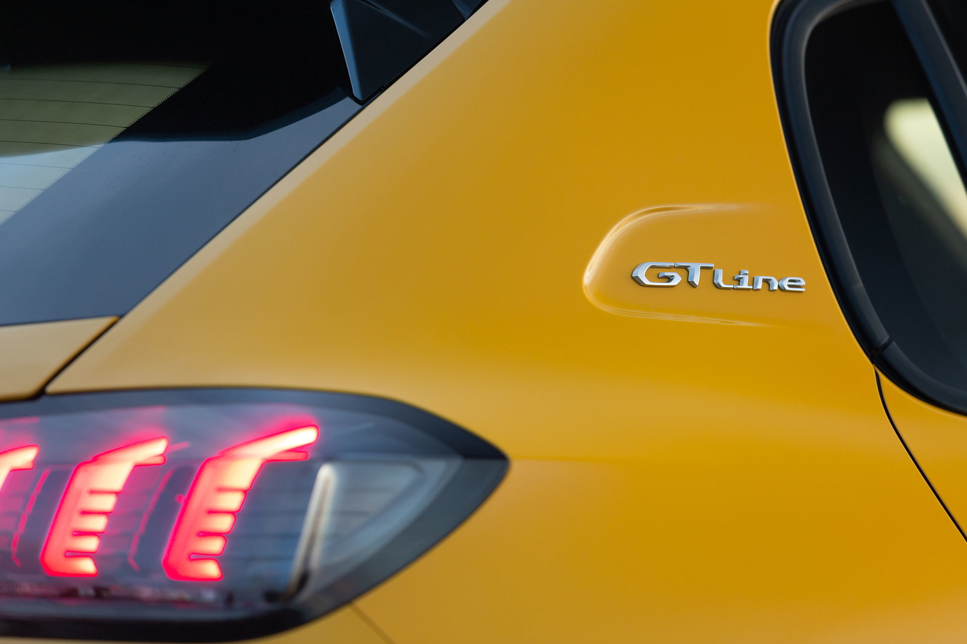 Peugeot 208 Gt Line 2019 Amarillo 158