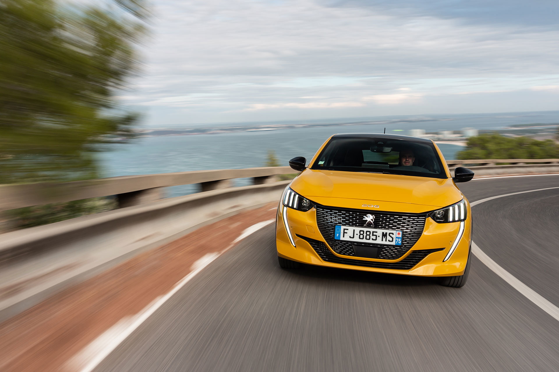 Peugeot 208 Gt Line 2019 Amarillo 16