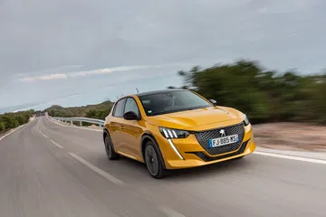 Peugeot 208 Gt Line 2019 Amarillo 22
