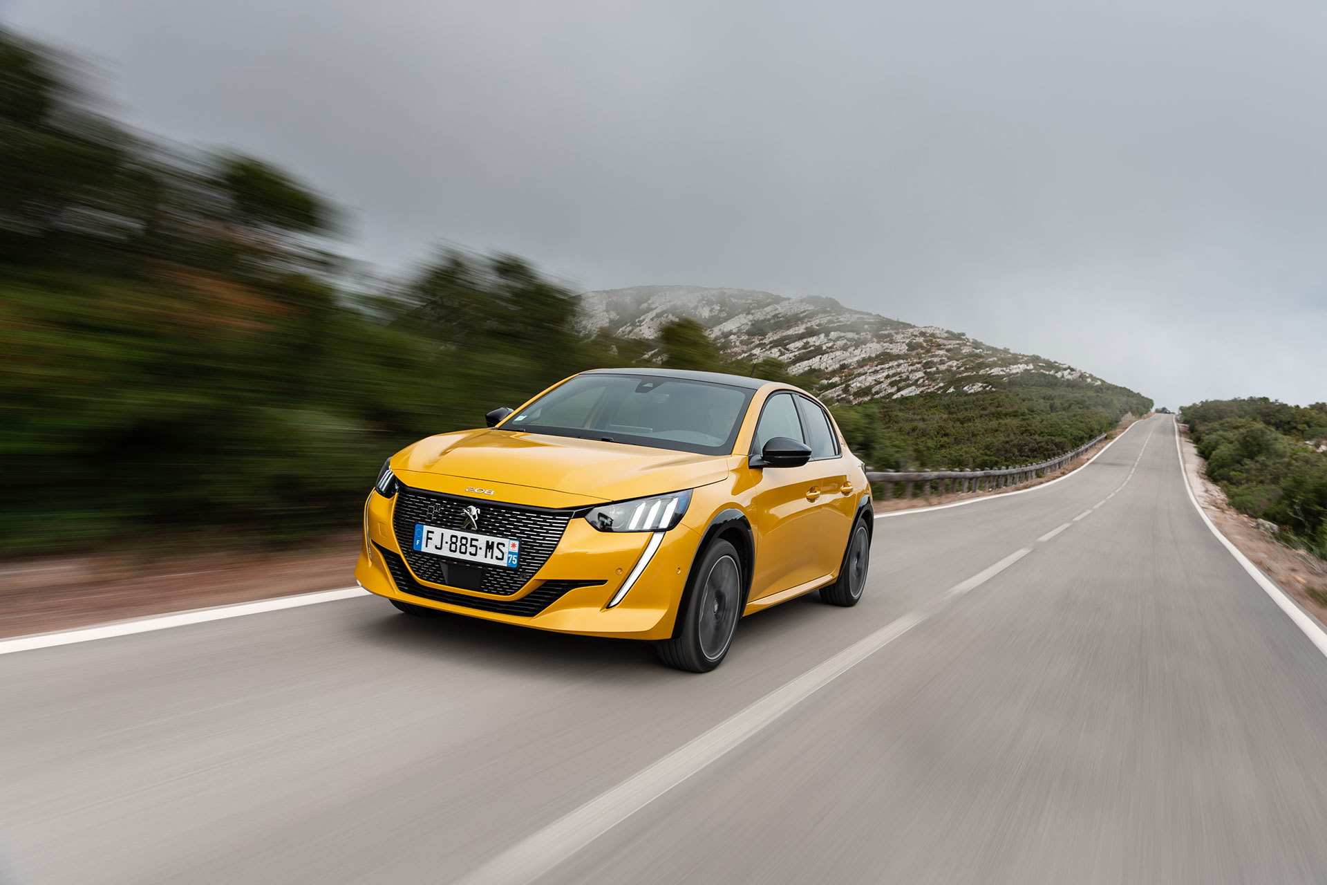 Peugeot 208 Gt Line 2019 Amarillo 24