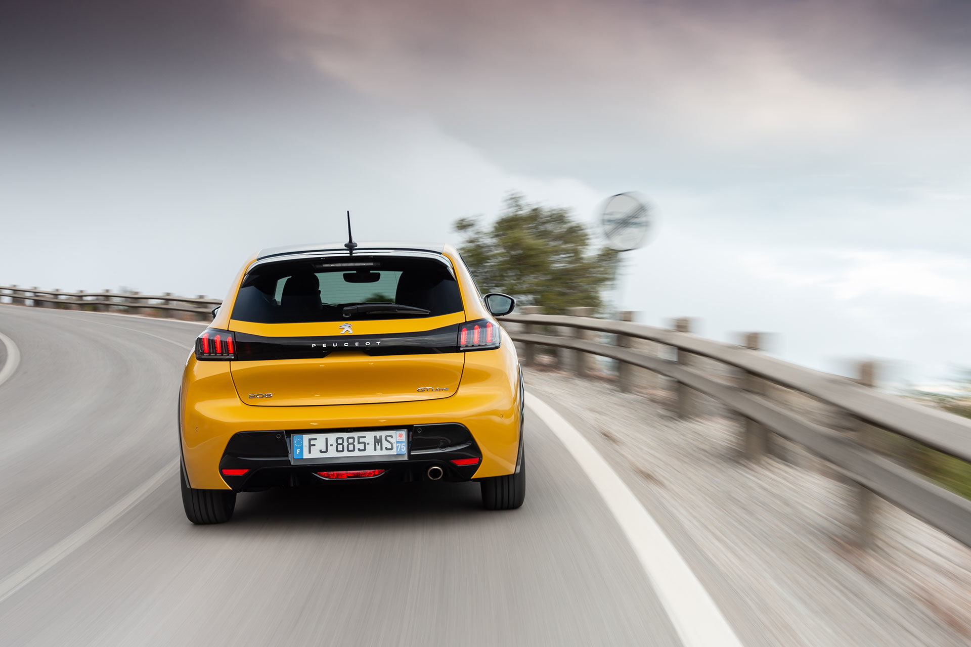 Peugeot 208 Gt Line 2019 Amarillo 41