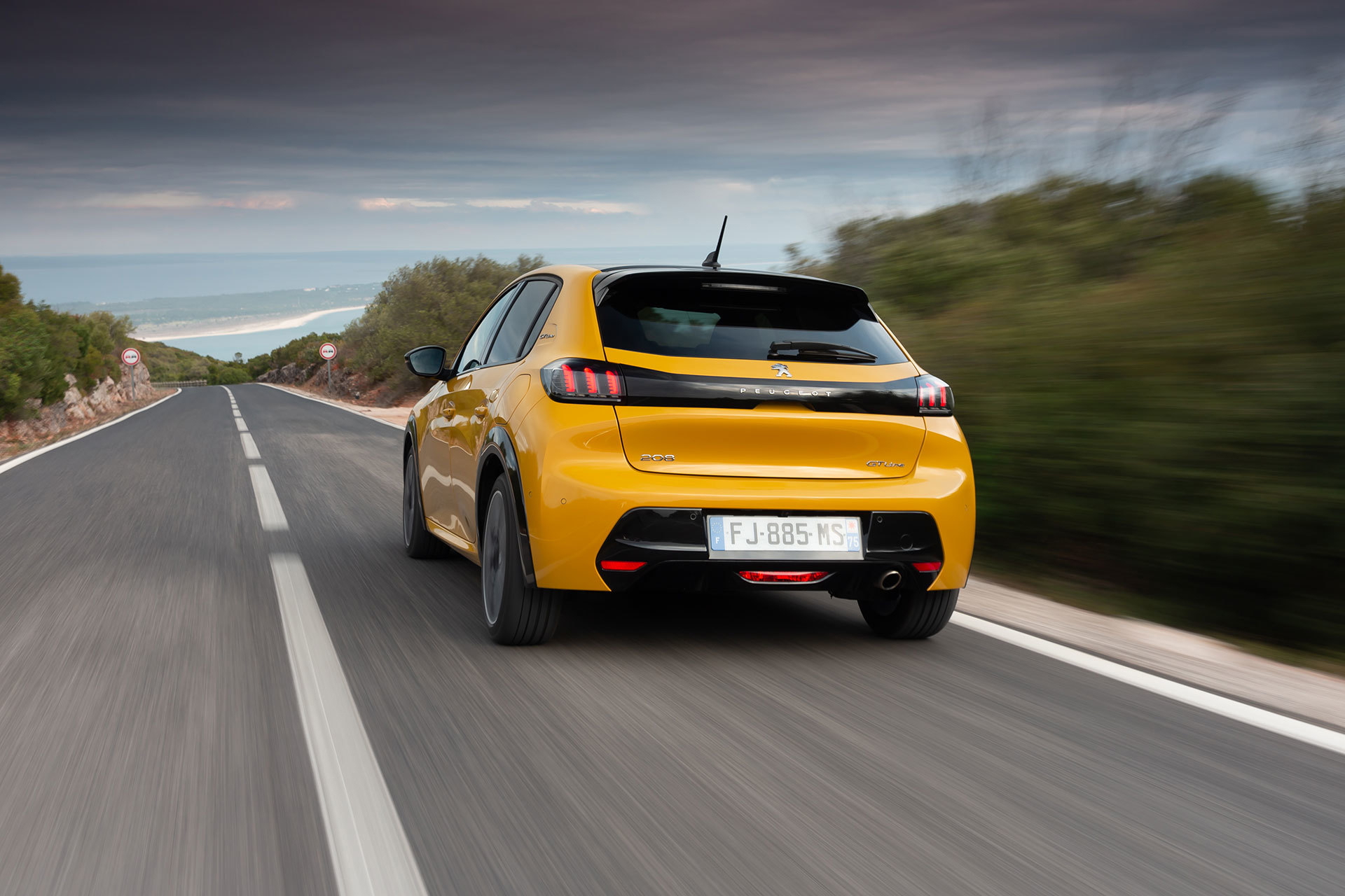 Peugeot 208 Gt Line 2019 Amarillo 44