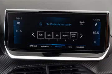 Peugeot 208 Gt Line 2019 Amarillo 94