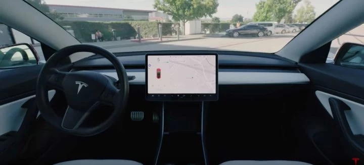 Tesla Smart Summon