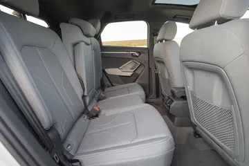 Asientos traseros del Audi Q3 Sportback evidenciando confort y espacio.