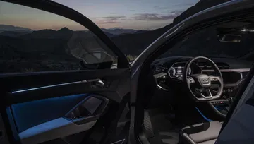 Vista parcial del habitáculo y volante del Audi Q3 Sportback.