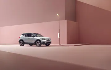 Volvo Xc40 Recharge P8 Awd In Glacier Silver