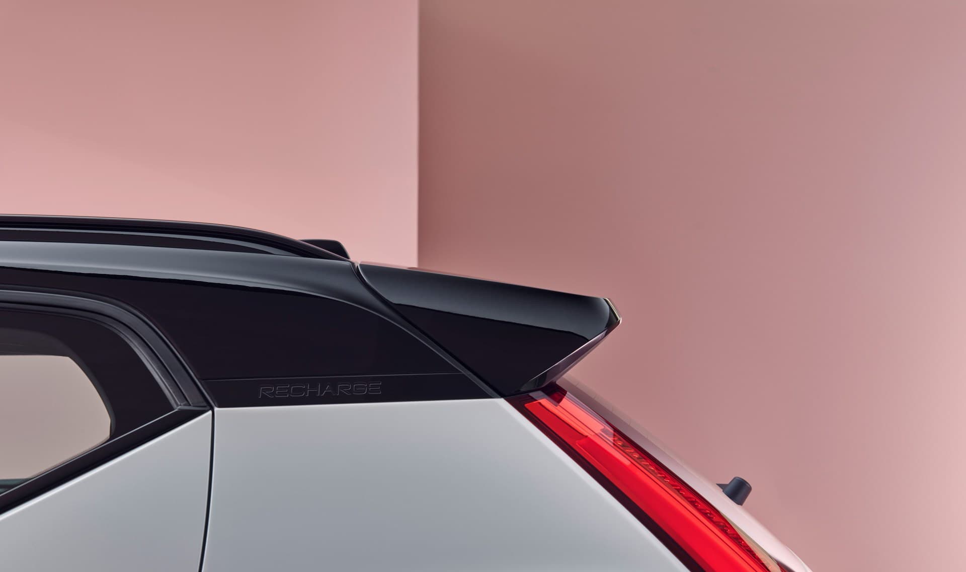 Volvo Xc40 Recharge P8 Awd In Glacier Silver
