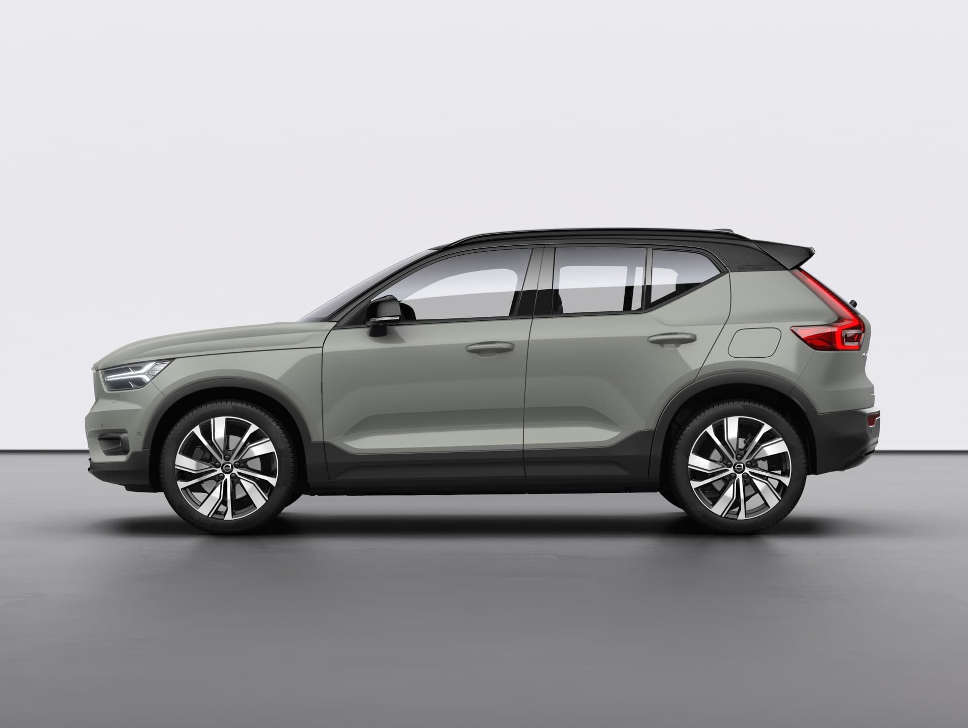 Volvo Xc40 Recharge P8 Awd In Sage Green