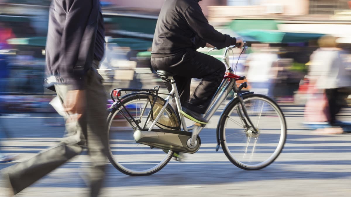 fiabilidad representación lona Atención, ciclistas, usar auriculares en la bicicleta tiene multa