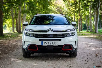 Citroen C5 Aircross Vs Peugeot 3008 27