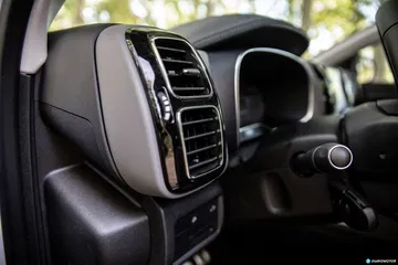 Citroen C5 Aircross Vs Peugeot 3008 37