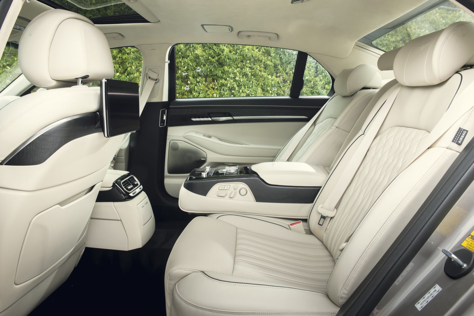 Genesis G90 2020 14