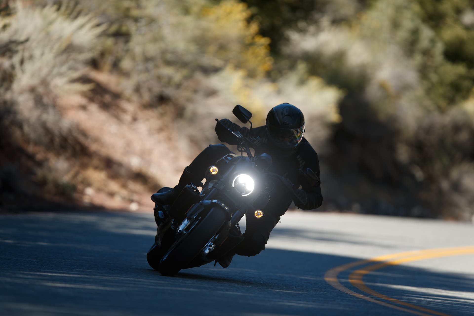 Ra1250 Pan America 1250 / Rs975 Bronx 975