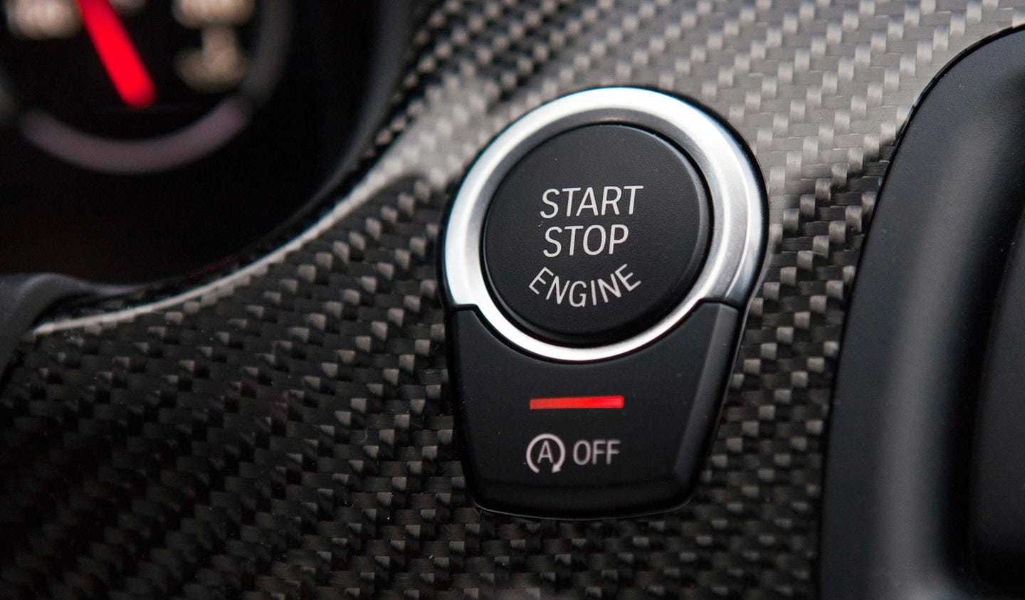 No es lo mismo: ¿cómo poner las pinzas a un coche con sistema start/stop? -  VÍDEO