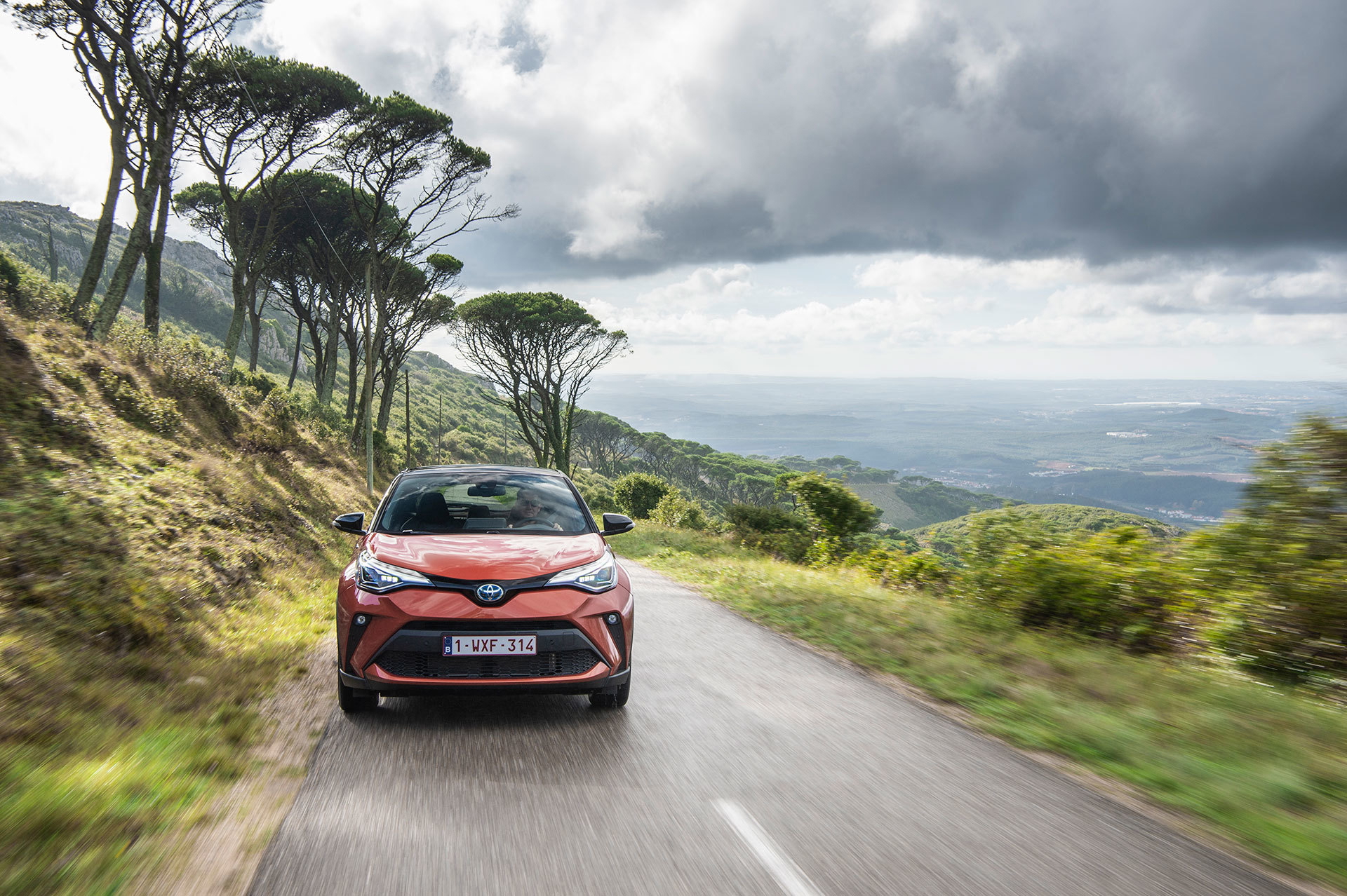 Toyota C Hr 2020 Naranja Movimiento 06