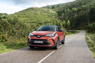 Toyota C Hr 2020 Naranja Movimiento 08