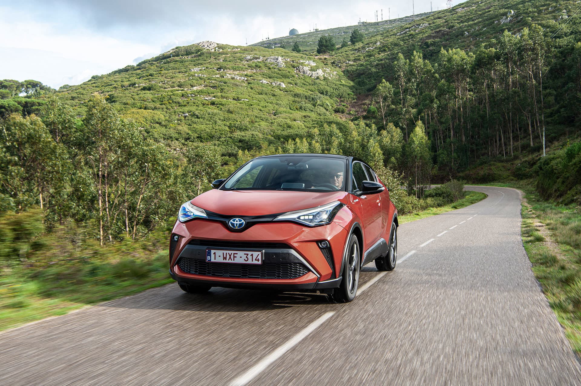 Toyota C Hr 2020 Naranja Movimiento 08