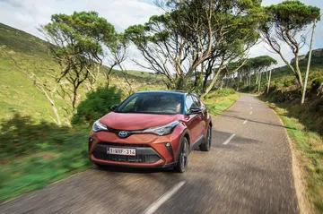 Toyota C Hr 2020 Naranja Movimiento 09