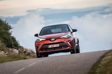 Toyota C Hr 2020 Naranja Movimiento 14