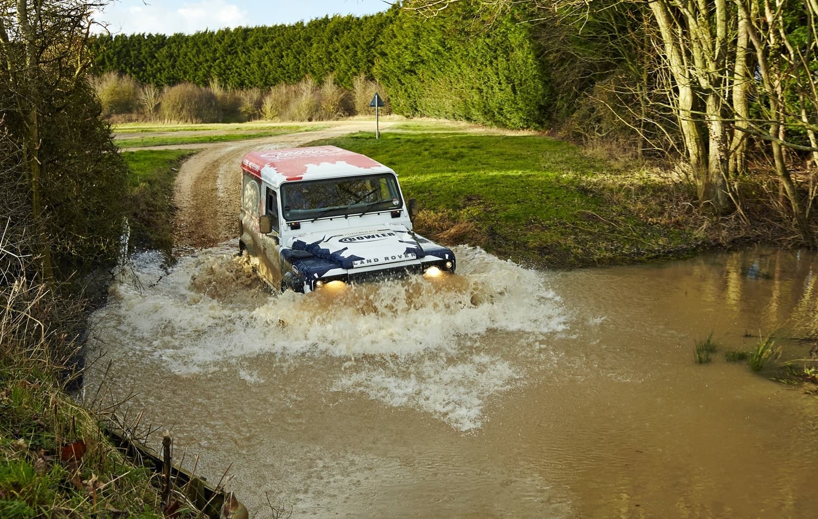 Bowler Land Rover 1219 005