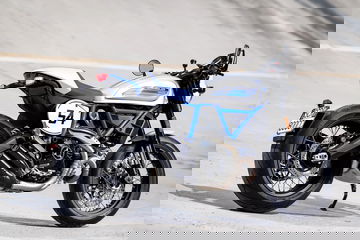 Ducati Scrambler Cafe Racer Ambience 02 Uc67946 High