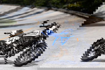Ducati Scrambler Cafe Racer Ambience 05 Uc67940 High