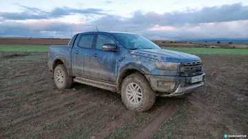 Ford Ranger Raptor Vs Nissan Navara At32 1219 006