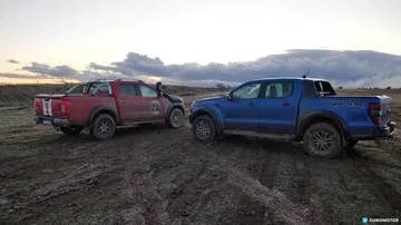 Ford Ranger Raptor Vs Nissan Navara At32 1219 008