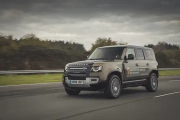 Land Rover Defender Dinamica Asfalto 00007