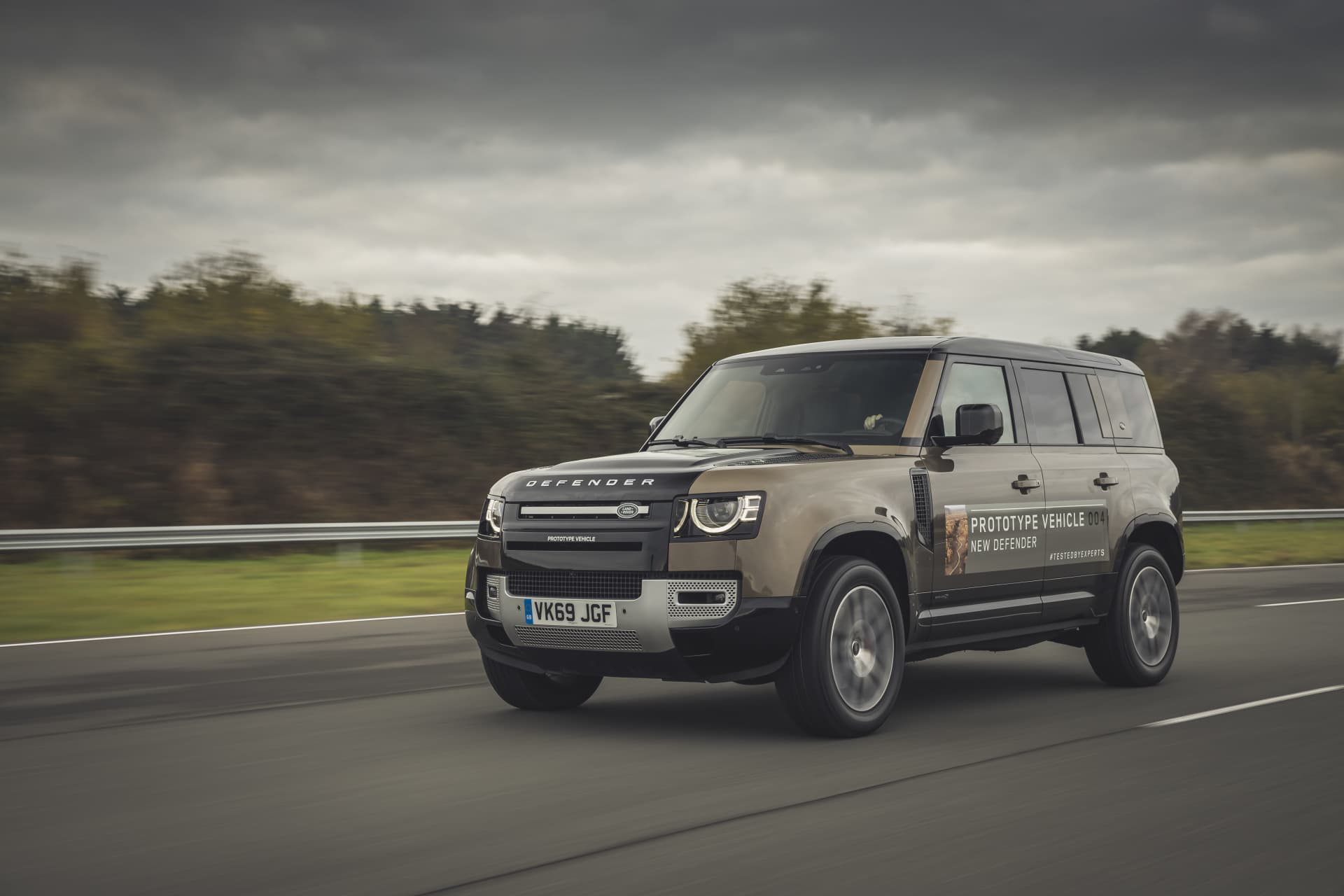 Land Rover Defender Dinamica Asfalto 00007