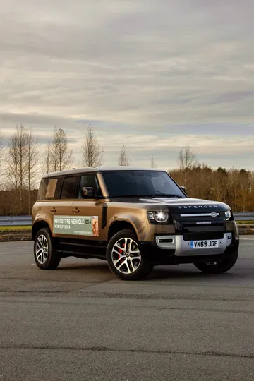 Land Rover Defender Exterior 00003