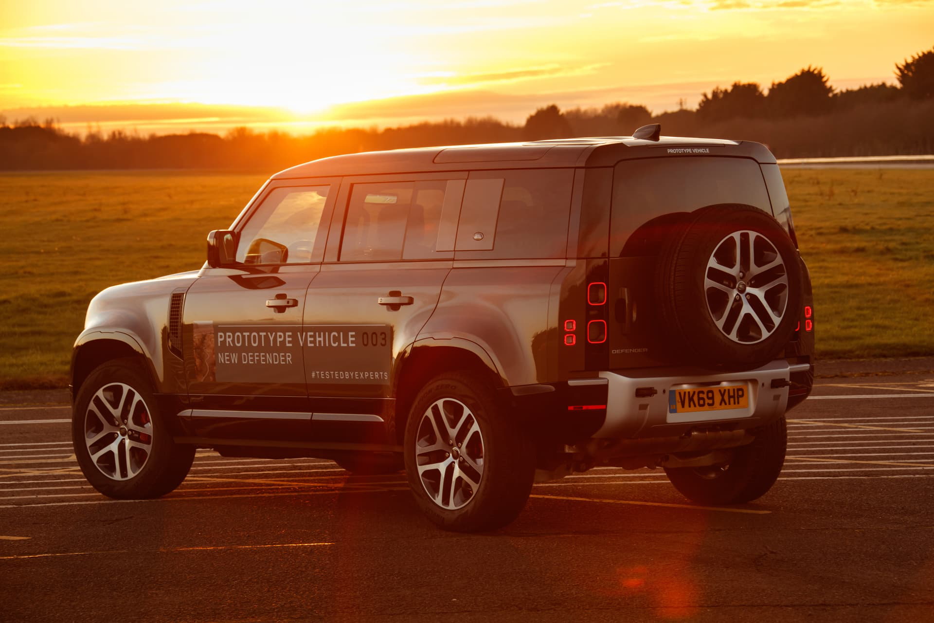 Land Rover Defender Exterior 00009