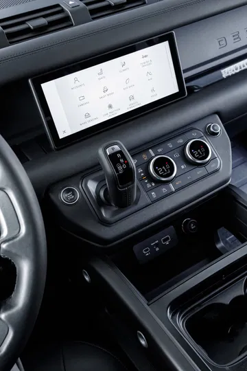 Land Rover Defender Interior 00010