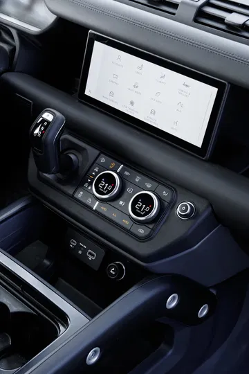 Land Rover Defender Interior 00013