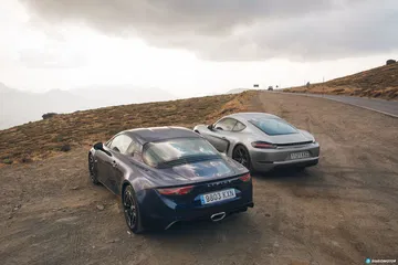 Prueba Alpine A110 Porsche Cayman T 25