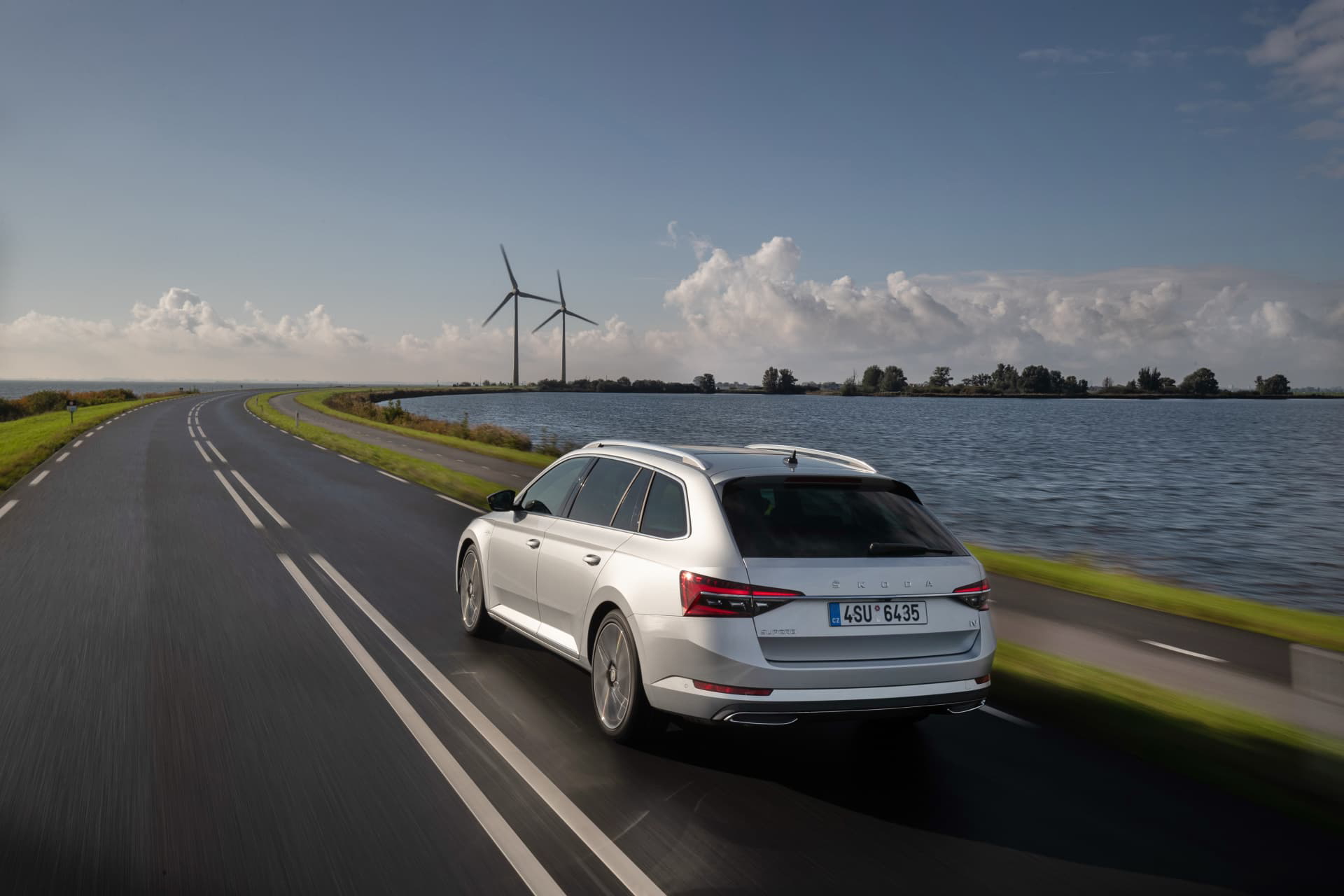 Skoda Superb Iv Combi 014