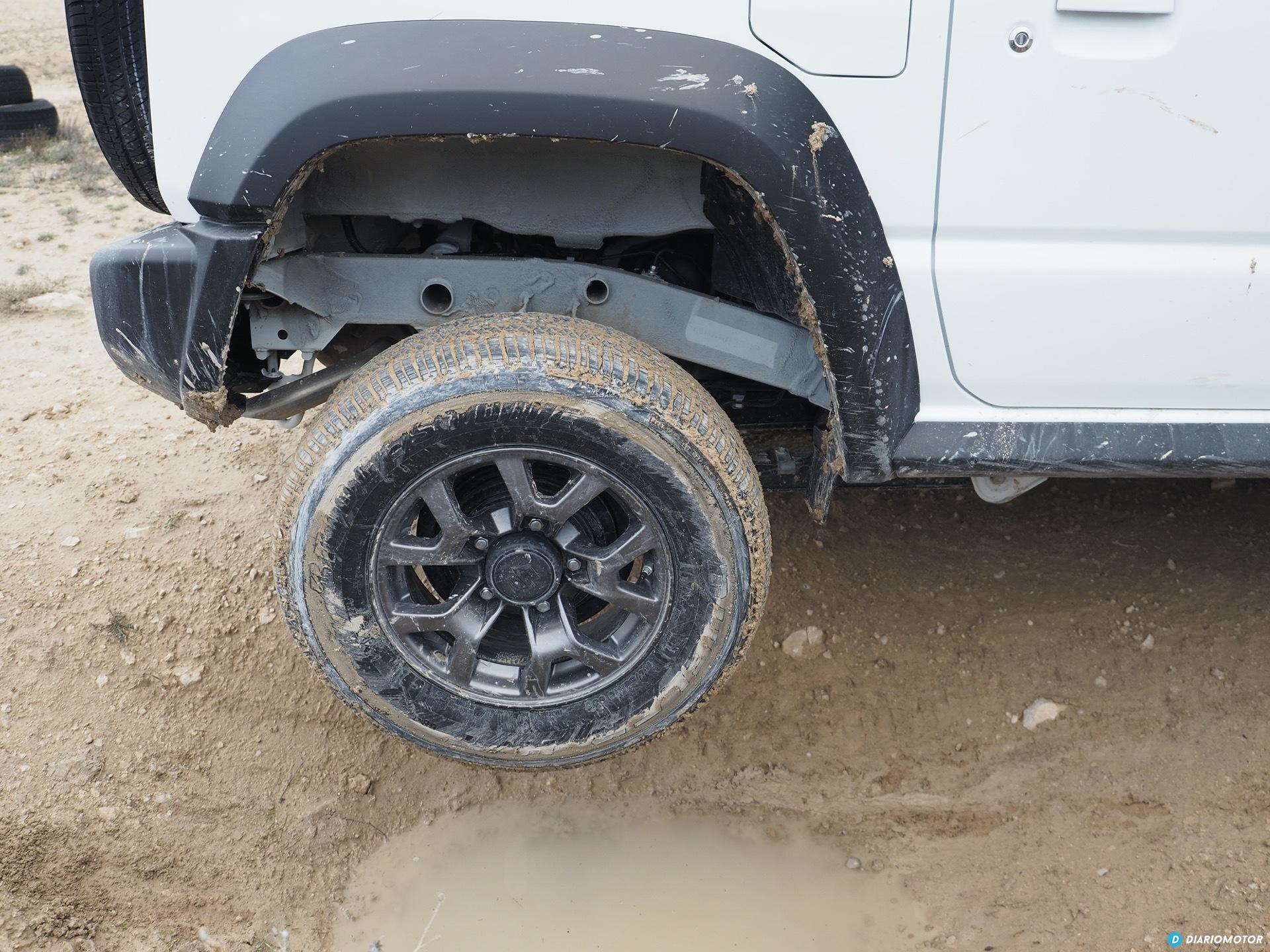 Suzuki Jimny Rueda 00002