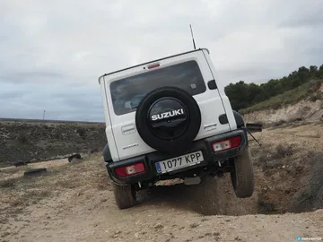 Suzuki Jimny Trasera 00001