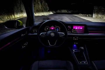 Volkswagen Golf 2020 1219 215