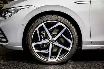 Volkswagen Golf 2020 1219 227